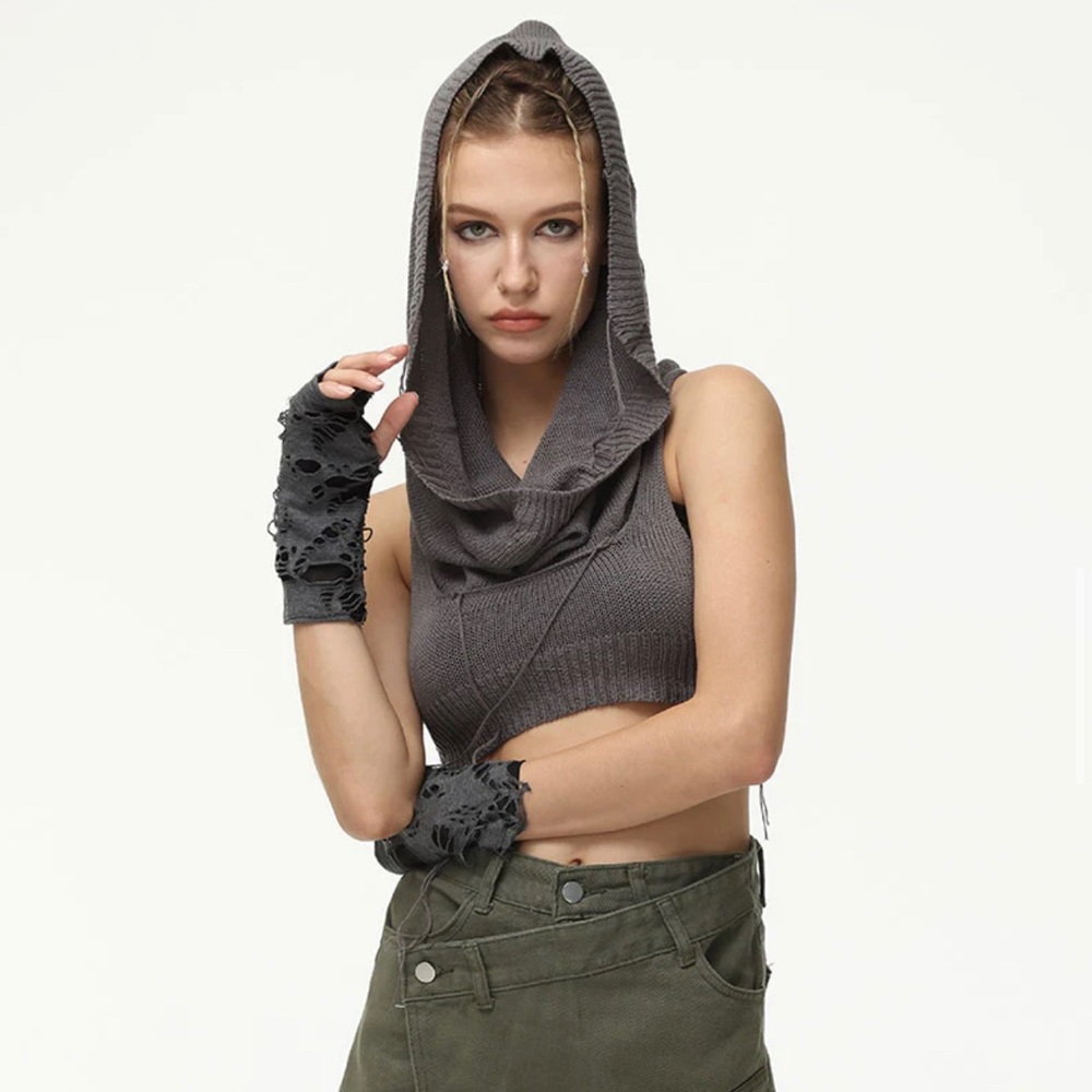 Knit hooded crop top 🖤✨